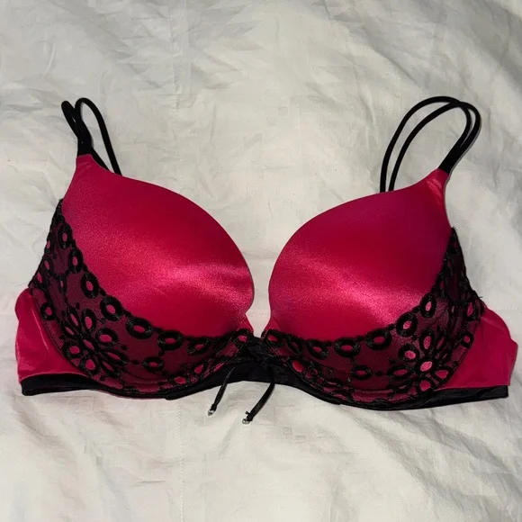 Victoria’s Secret Very Sexy Push-Up Bra - Picture 1 of 5